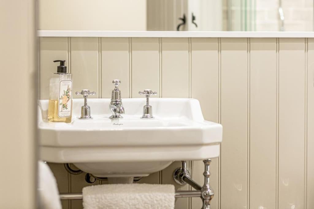 East Barn Cottage - Refurbished Barn Conversion! Weston Subedge Buitenkant foto